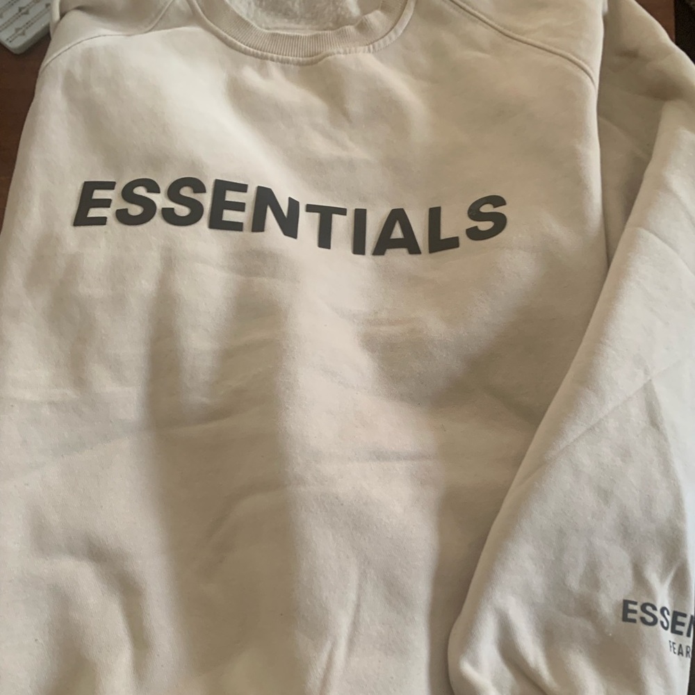 ESSENTIALS sweater